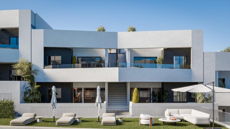 Nowe bungalowy w San Miguel de Salinas z 2 basenami wspólnymi