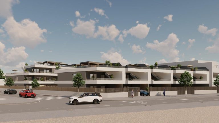Nowe apartamenty i bungalowy na sprzedaż w Pilar de la Horadada w pobliżu plaży