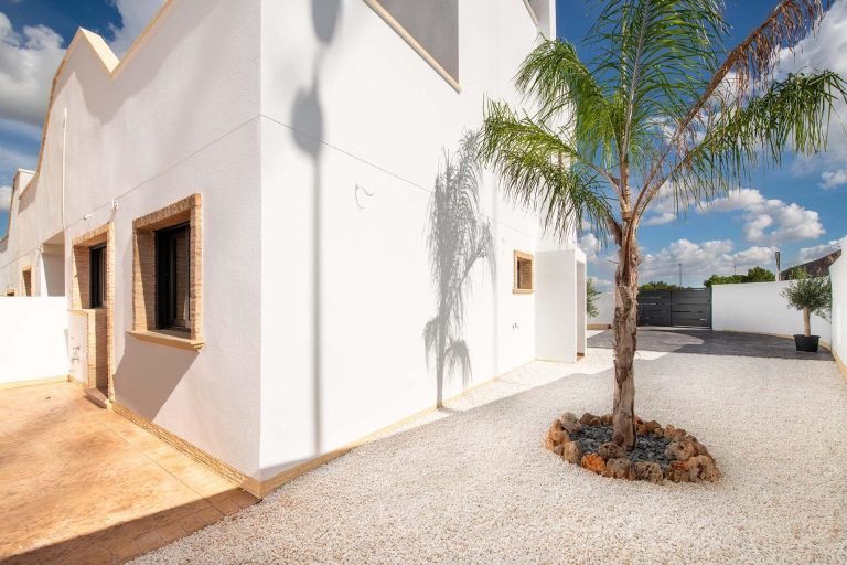 Nowe bungalowy i kamienice w Cox, Alicante