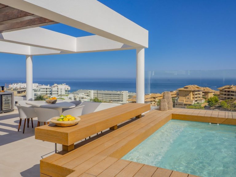 Luksusowe nowe kamienice z widokiem na morze w El Higuerón, Costa del Sol