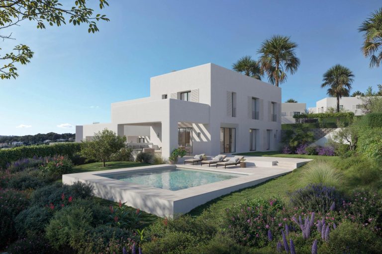 Nowe luksusowe wille w Sotogrande Alto z prywatnym ogrodem i basenem