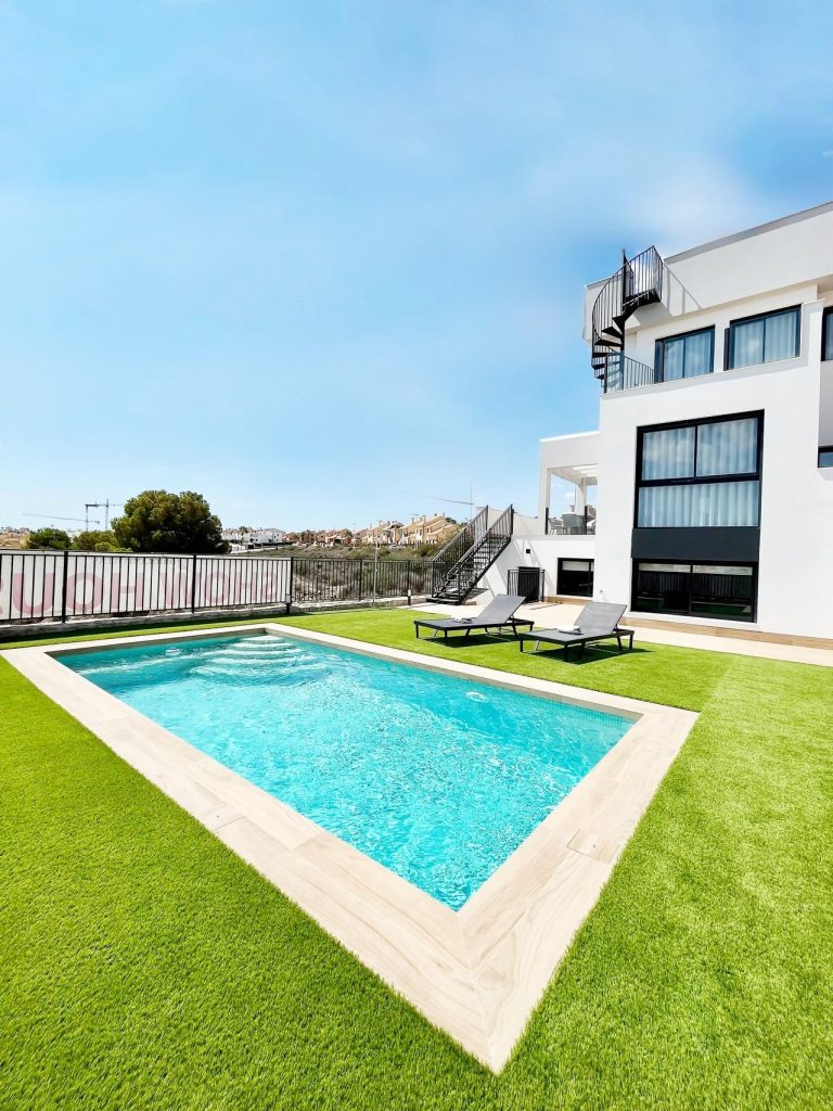 Nowe wille z prywatnym basenem w La Finca Golf Algorfa Costa Blanca South