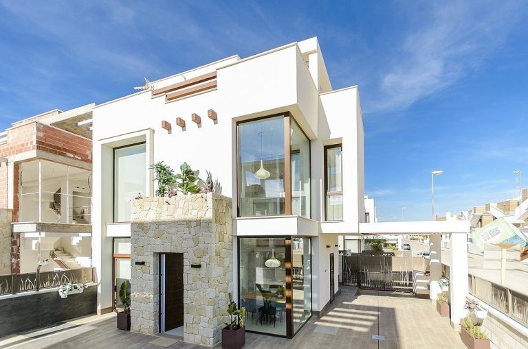NOWY BUDYNEK WILLE W VERA, ALMERIA