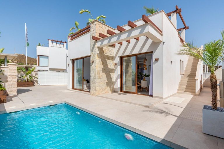 NOWY BUDYNEK WILLE W VERA, ALMERIA