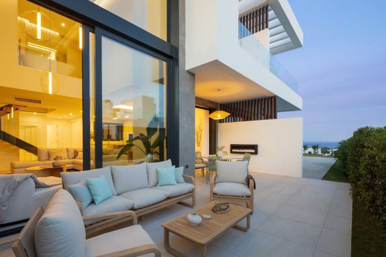 Luksusowe nowe domy w zabudowie szeregowej w Río Real, Marbella