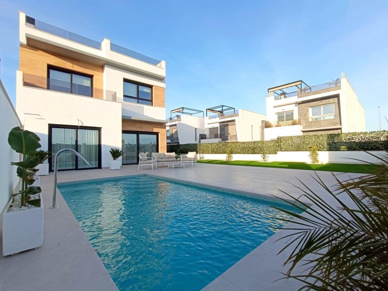 Luksusowe nowe wille w zabudowie bliźniaczej w Benijófar, Costa Blanca