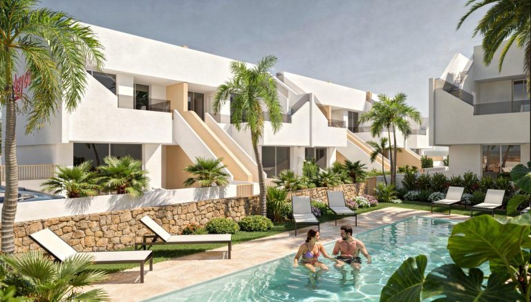 Nowo wybudowane bungalowy w Pilar de la Horadada, w pobliżu plaży i centrum miasta