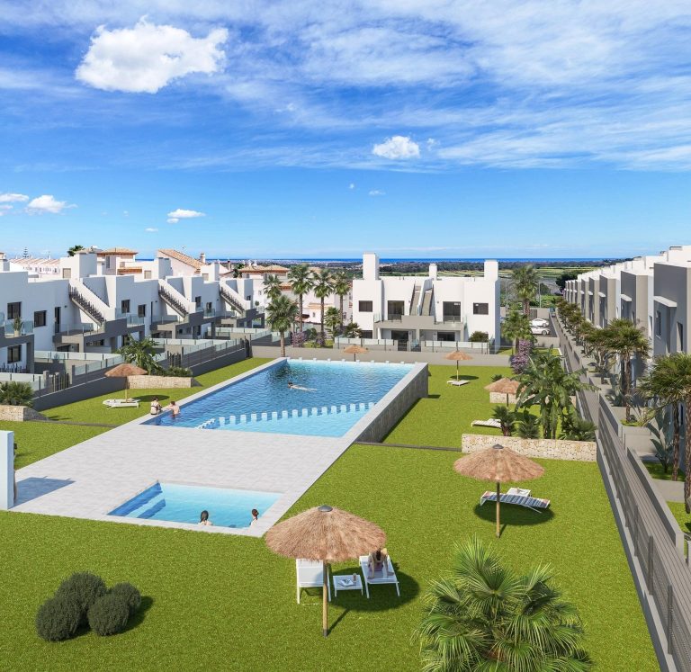 Nowe bungalowy w San Miguel de Salinas – natura, golf i komfort