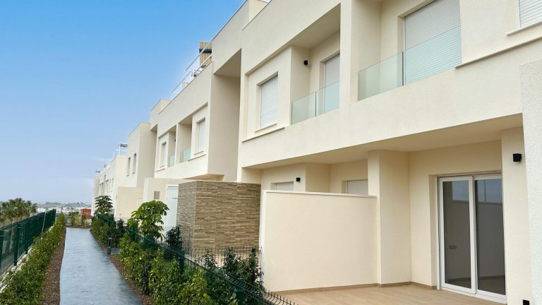 Nowe bungalowy w La Finca Golf, Algorfa – Luksus i natura na Costa Blanca