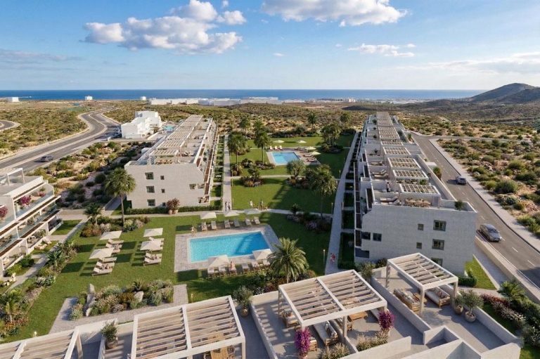 Nowe apartamenty w pobliżu plaży w Vera Playa na wybrzeżu Costa de Almeria
