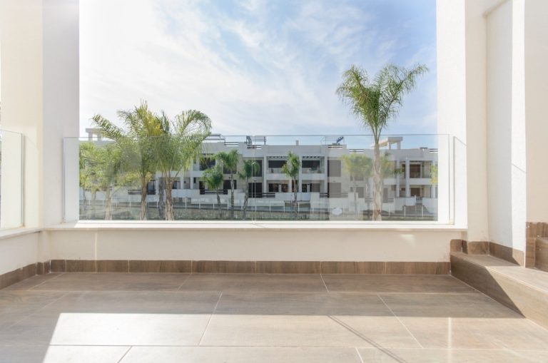 NOWY BUDYNEK MIESZKALNY Z APARTAMENTAMI TYPU BUNGALOW W LOS BALCONES, TORREVIEJA