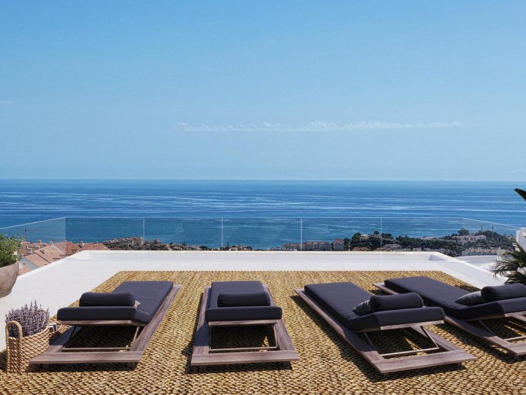 Ekskluzywne wille z 4 sypialniami w Calanova Golf na Costa del Sol