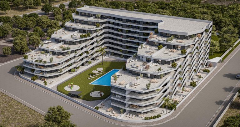 Nowe mieszkania z basenem w San Miguel de Salinas